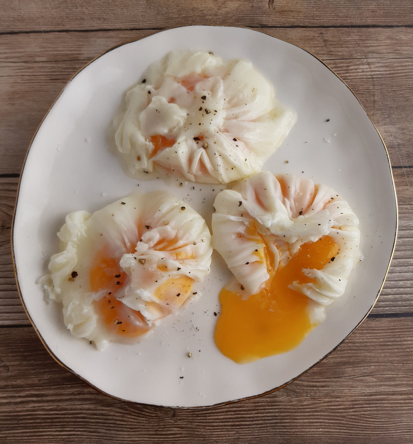 Easy Cheats Poached Eggs Low Carb Nikki Low Carb Keto LCHF